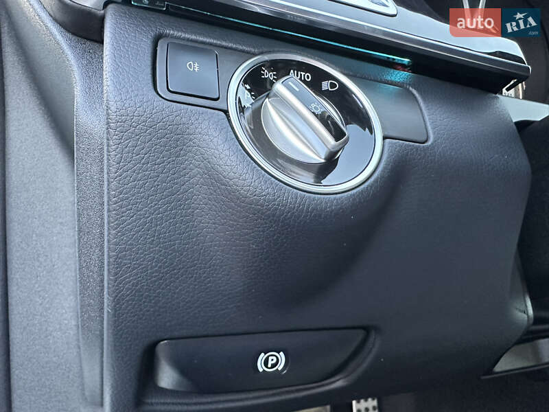 Седан Mercedes-Benz E-Class 2015 в Києві