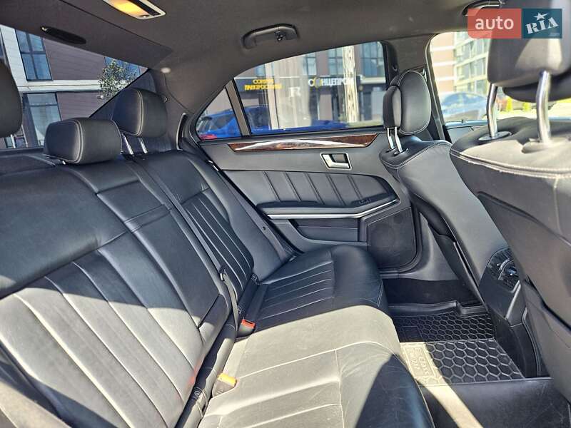 Седан Mercedes-Benz E-Class 2015 в Львові