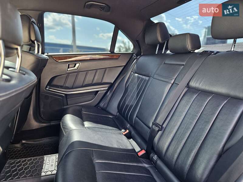 Седан Mercedes-Benz E-Class 2015 в Львові