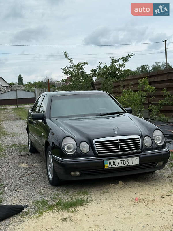 Седан Mercedes-Benz E-Class 1998 в 