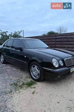 Седан Mercedes-Benz E-Class 1998 в 