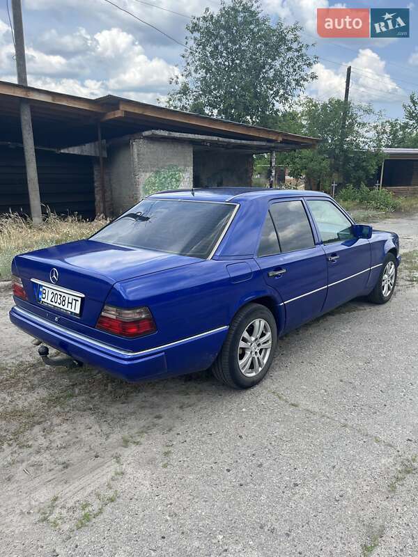 Седан Mercedes-Benz E-Class 1995 в Полтаве