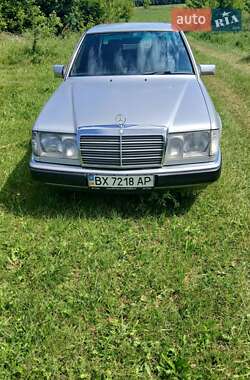 Седан Mercedes-Benz E-Class 1993 в Хмельницькому