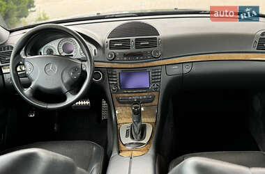 Седан Mercedes-Benz E-Class 2004 в 