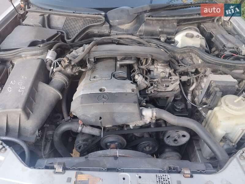 Седан Mercedes-Benz E-Class 1996 в Львові