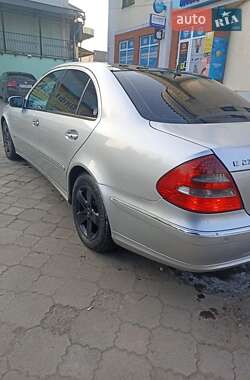 Седан Mercedes-Benz E-Class 2003 в 
