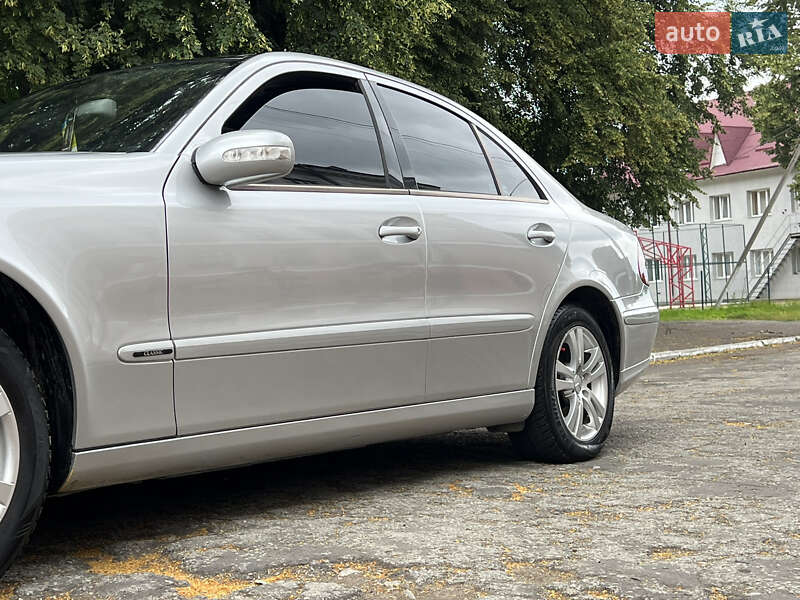 Седан Mercedes-Benz E-Class 2004 в Кіцмані
