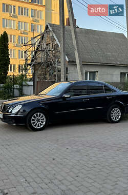 Седан Mercedes-Benz E-Class 2003 в Черновцах