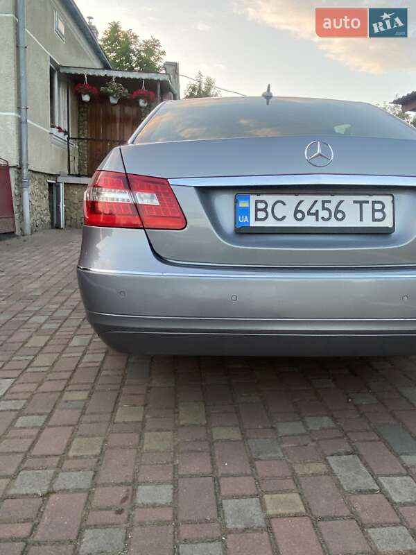 Седан Mercedes-Benz E-Class 2009 в Самборі