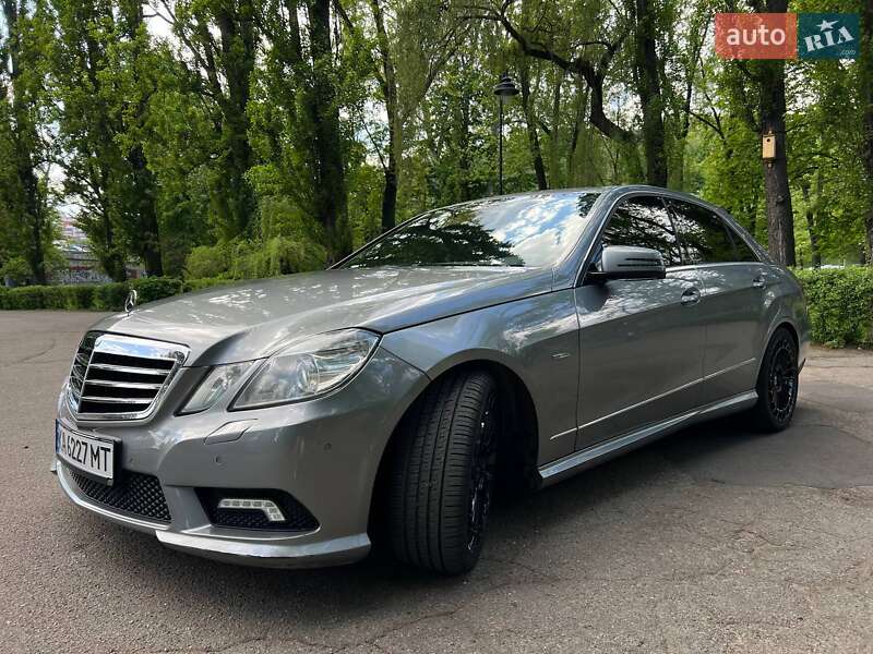Mercedes-Benz E-Class 2011