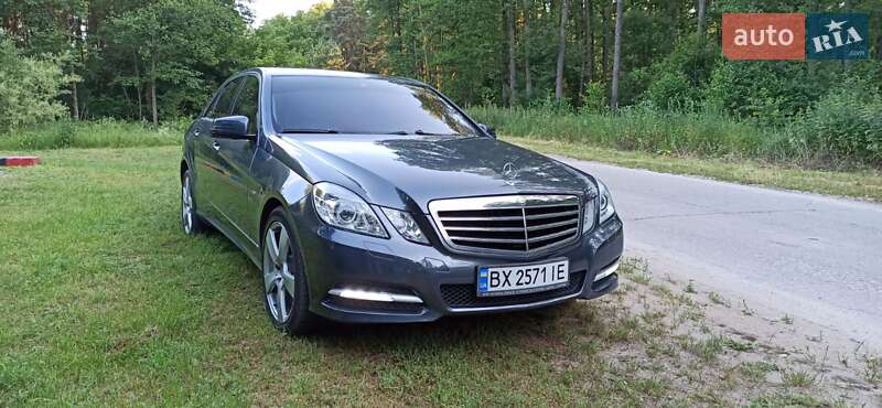 Седан Mercedes-Benz E-Class 2011 в Славуте