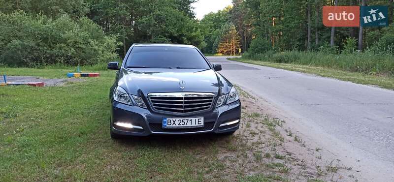 Седан Mercedes-Benz E-Class 2011 в Славуте