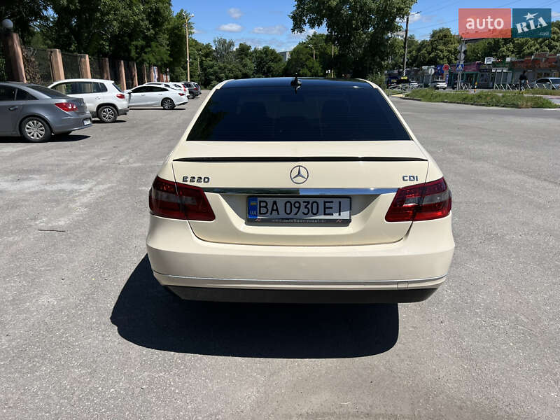 Седан Mercedes-Benz E-Class 2012 в Кропивницькому