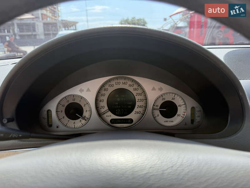 Седан Mercedes-Benz E-Class 2007 в Ужгороде