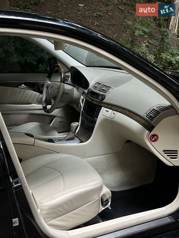 Седан Mercedes-Benz E-Class 2005 в Киеве