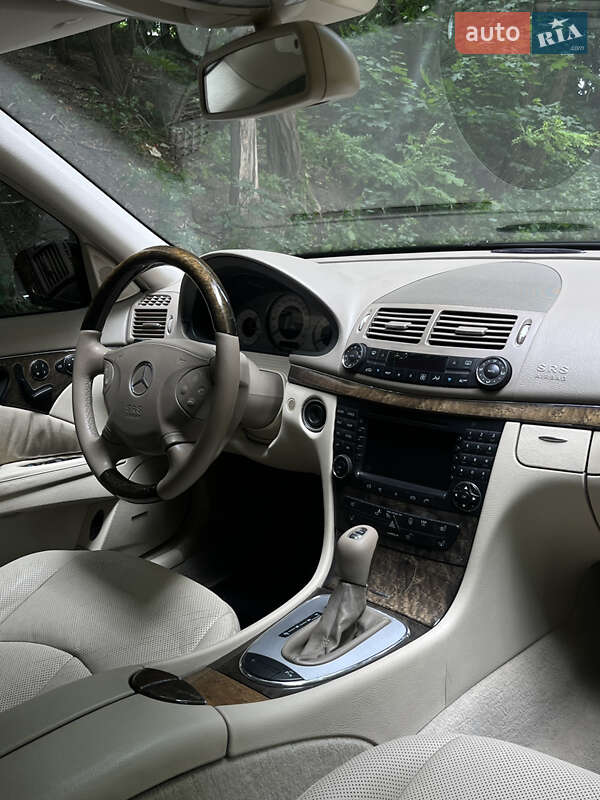 Седан Mercedes-Benz E-Class 2005 в Киеве