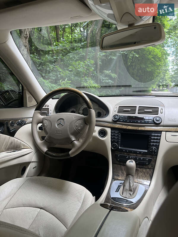 Седан Mercedes-Benz E-Class 2005 в Киеве