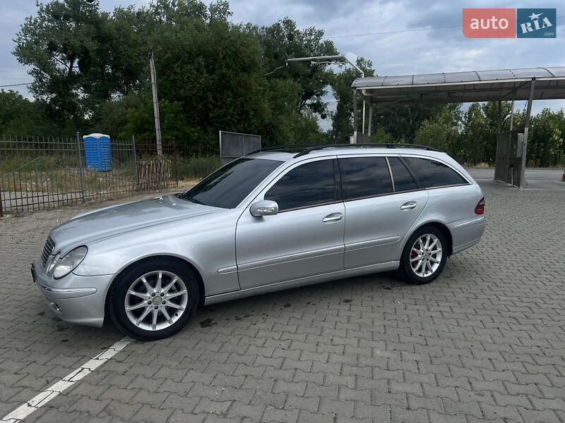 Універсал Mercedes-Benz E-Class 2003 в Чернівцях