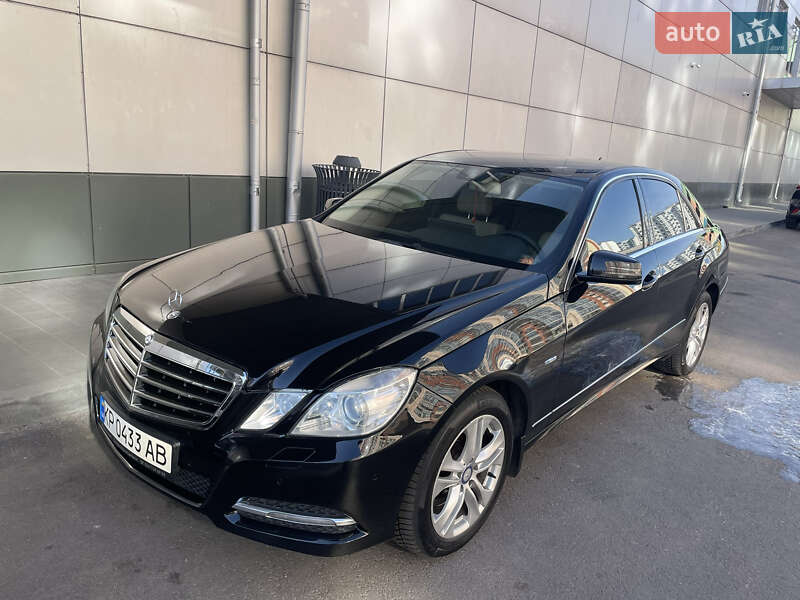 Седан Mercedes-Benz E-Class 2011 в 