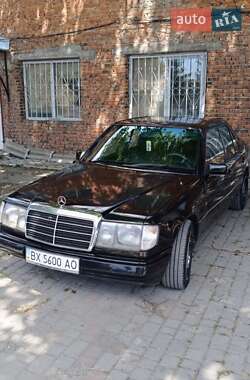 Седан Mercedes-Benz E-Class 1989 в 