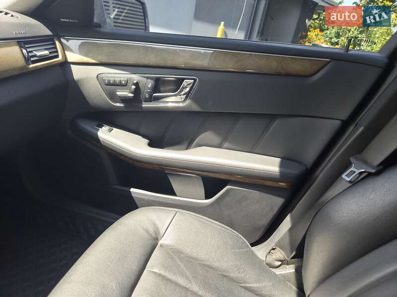 Седан Mercedes-Benz E-Class 2010 в Киеве