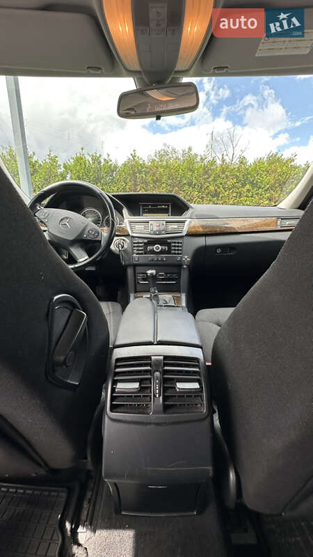 Седан Mercedes-Benz E-Class 2010 в Киеве