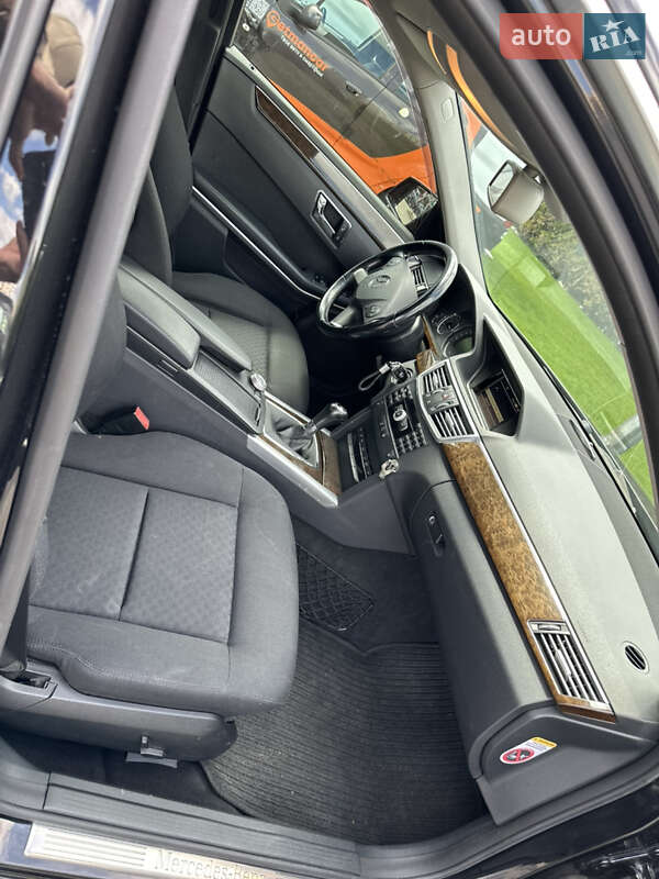 Седан Mercedes-Benz E-Class 2010 в Киеве