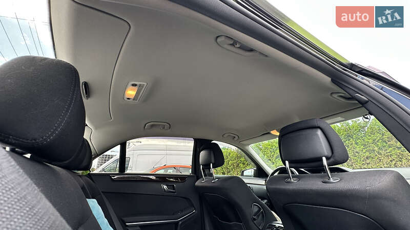 Седан Mercedes-Benz E-Class 2010 в Киеве