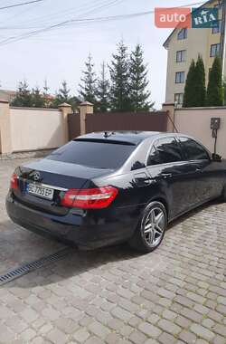 Седан Mercedes-Benz E-Class 2012 в 