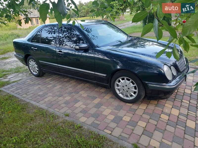 Mercedes-Benz E-Class 2001