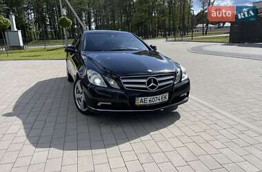 Купе Mercedes-Benz E-Class 2012 в 