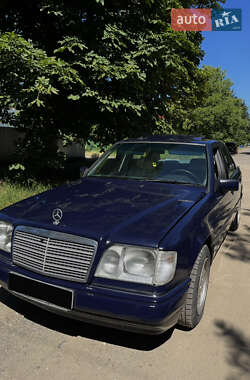 Седан Mercedes-Benz E-Class 1995 в Ужгороді
