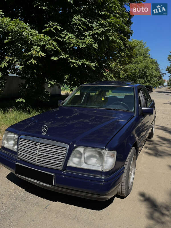 Седан Mercedes-Benz E-Class 1995 в Ужгороді