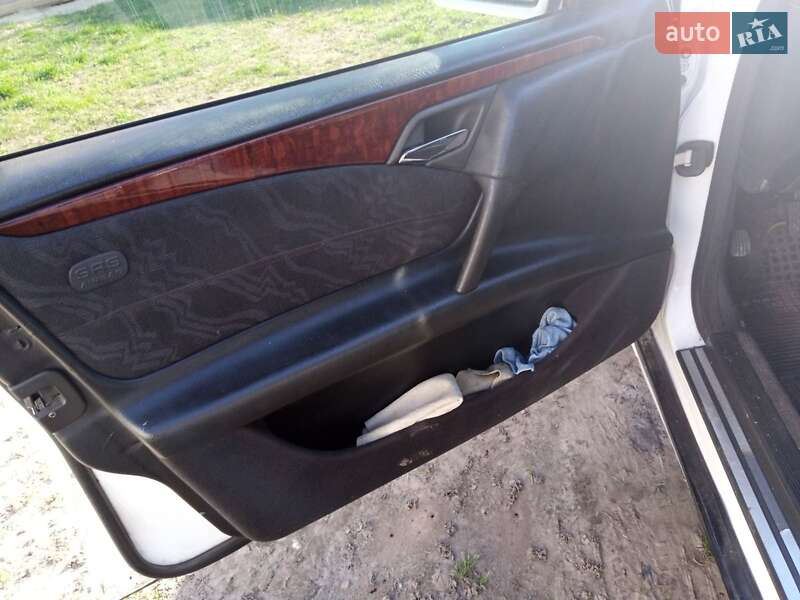 Седан Mercedes-Benz E-Class 1998 в Вышгороде