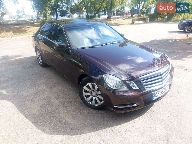 Седан Mercedes-Benz E-Class 2012 в Черкассах