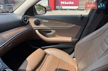 Седан Mercedes-Benz E-Class 2017 в 