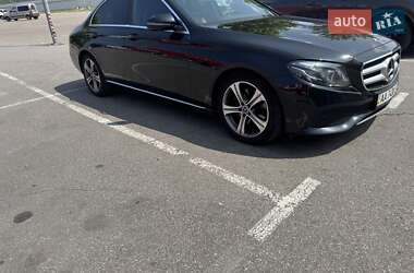 Седан Mercedes-Benz E-Class 2017 в 