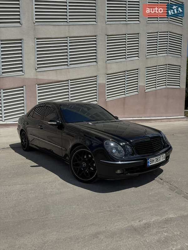 Mercedes-Benz E-Class 2005