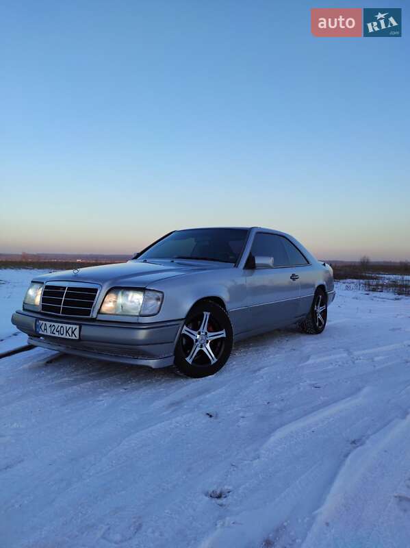 Купе Mercedes-Benz E-Class 1993 в Києві