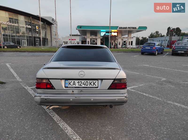 Купе Mercedes-Benz E-Class 1993 в Києві