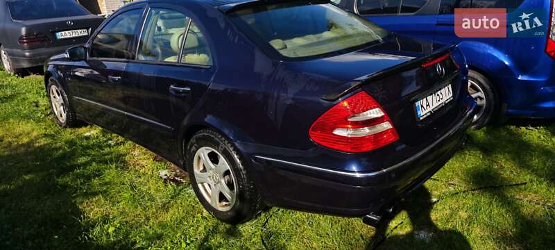 Седан Mercedes-Benz E-Class 2003 в Киеве