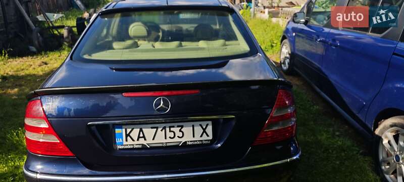 Седан Mercedes-Benz E-Class 2003 в Киеве