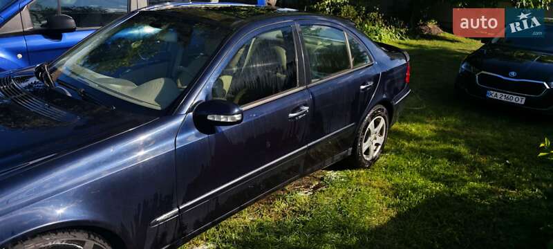 Седан Mercedes-Benz E-Class 2003 в Киеве