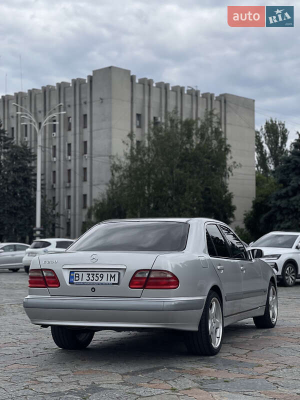 Седан Mercedes-Benz E-Class 2000 в Кременчуці