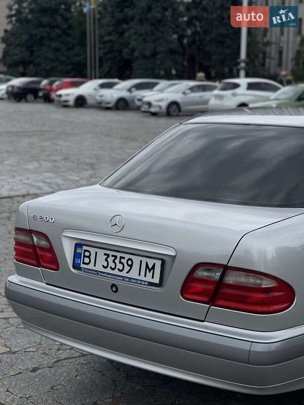 Седан Mercedes-Benz E-Class 2000 в Кременчуці