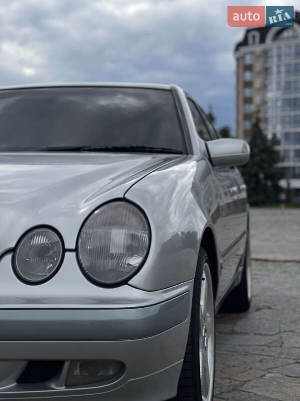 Седан Mercedes-Benz E-Class 2000 в Кременчуці