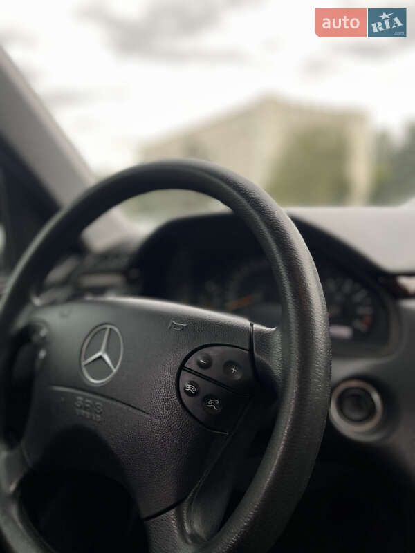 Седан Mercedes-Benz E-Class 2000 в Кременчуці