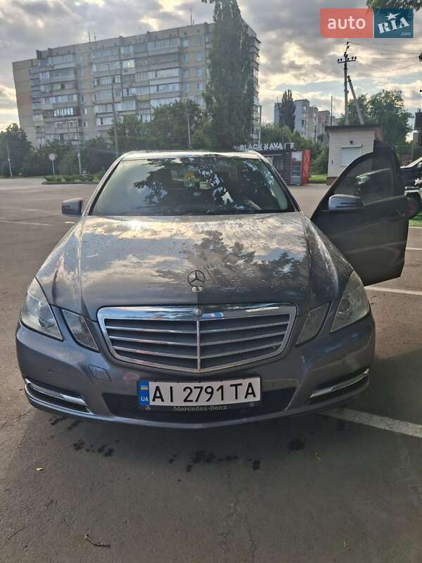 Седан Mercedes-Benz E-Class 2012 в Киеве