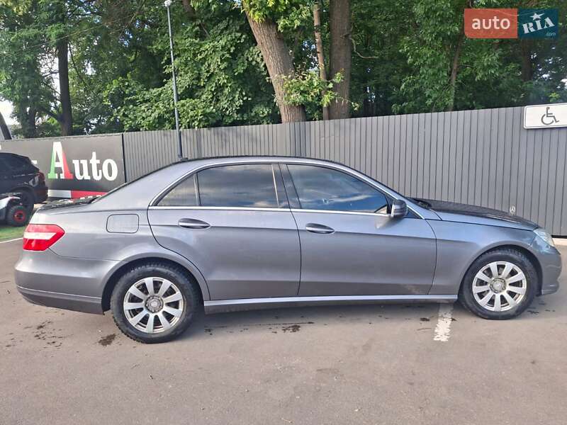 Седан Mercedes-Benz E-Class 2012 в Киеве