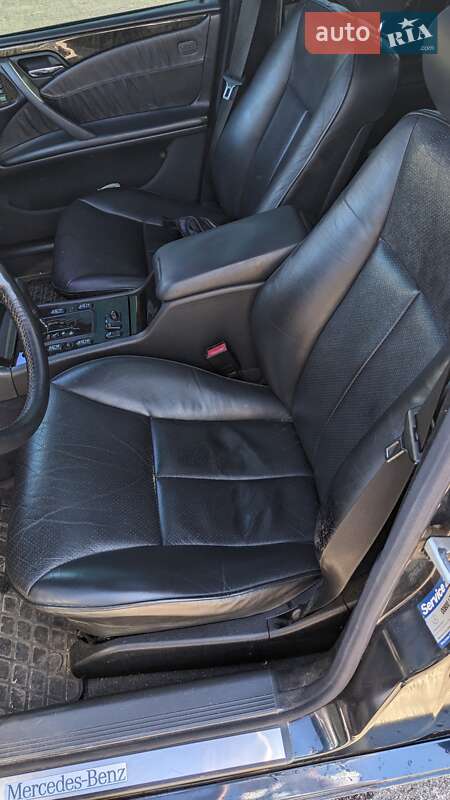 Седан Mercedes-Benz E-Class 2000 в Києві